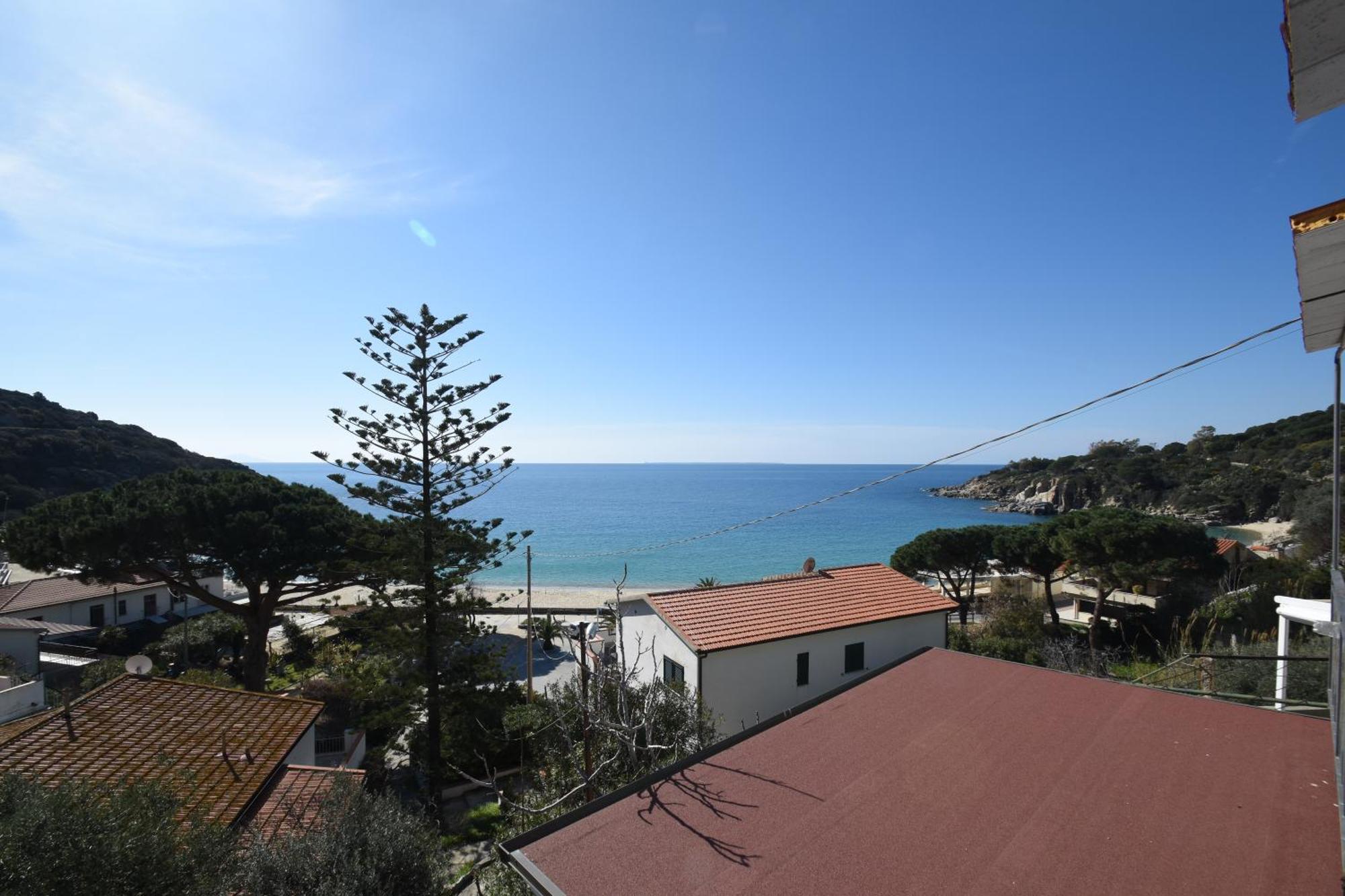 Appartamenti Cavoli - Vista Mare Con Terrazze, Clima E Posti Auto Spiaggia di Cavoli Экстерьер фото